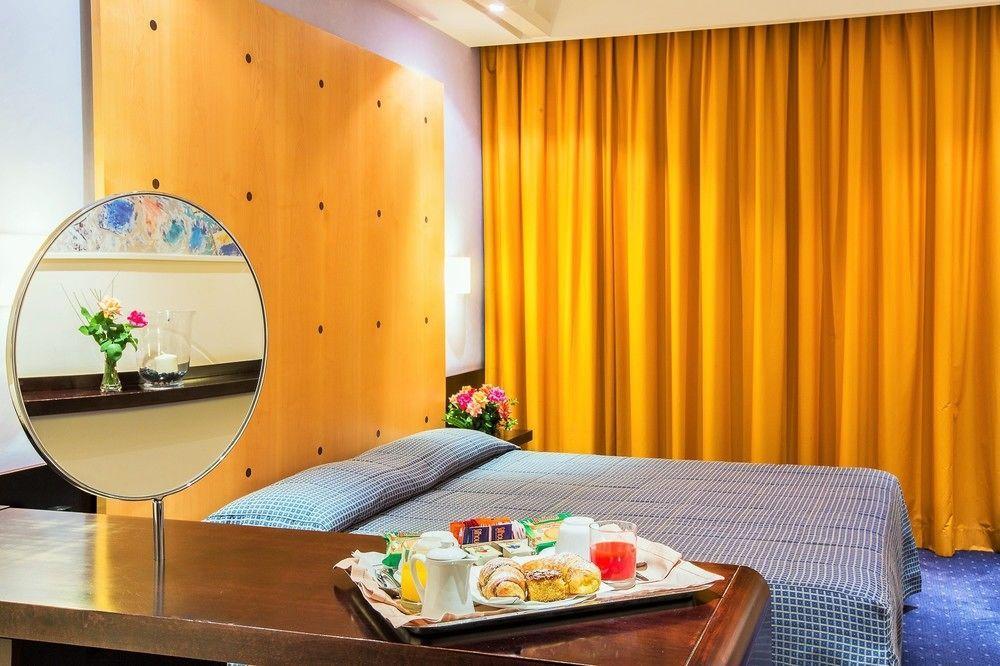 Hotel Imperatori Ρώμη Εξωτερικό φωτογραφία